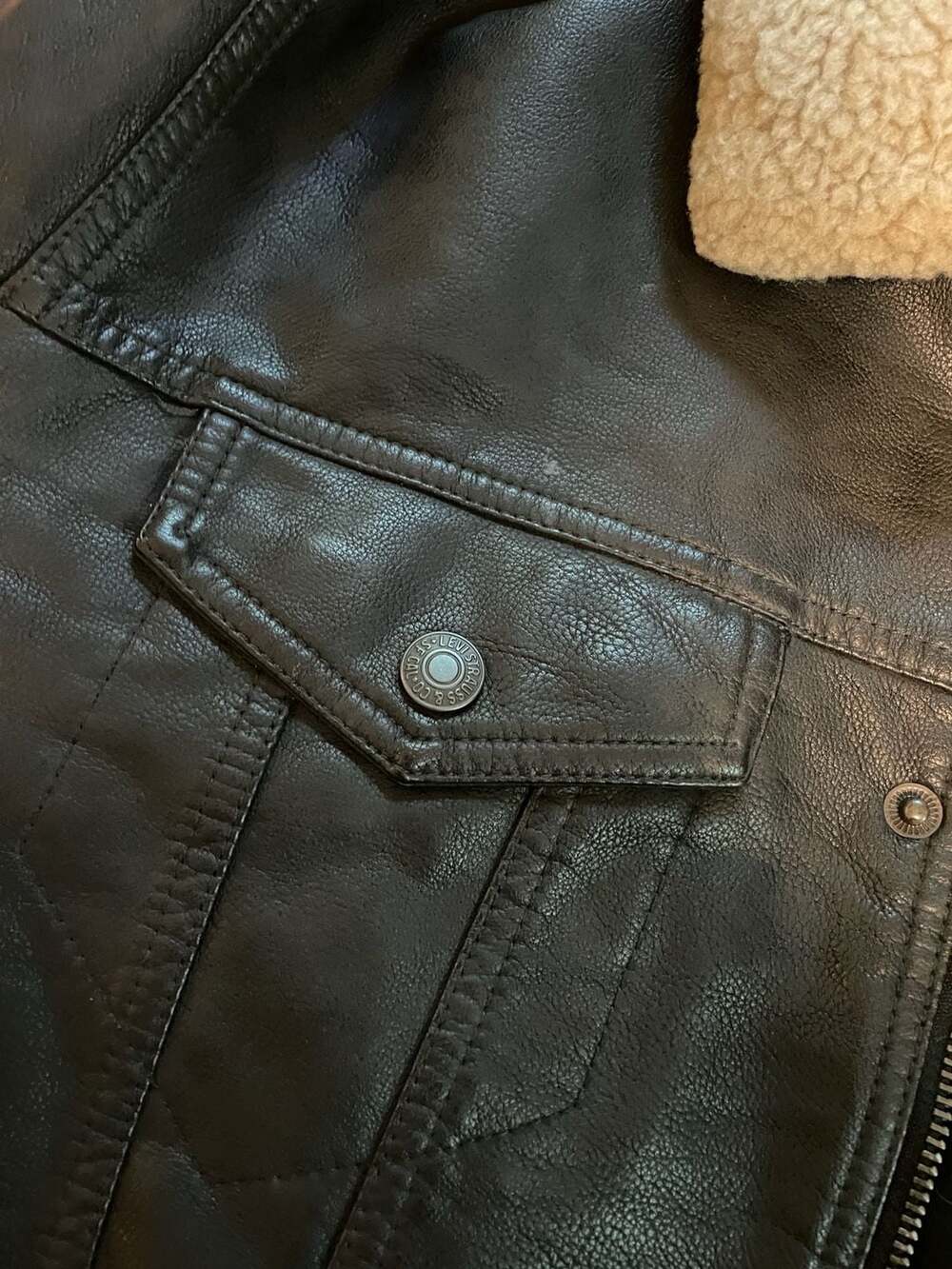 Levi's Faux Leather Sherpa Trucker Jacket Size S Black Buffalo Plaid - Picture 5 of 12